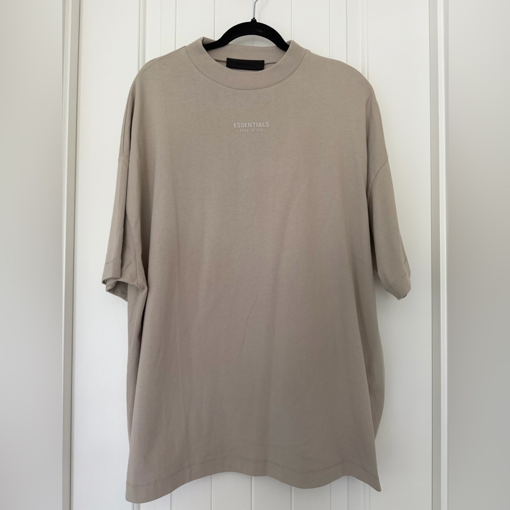 Fear of God Essentials Mens Beige T-Shirt Oversized Streetwear NWOT